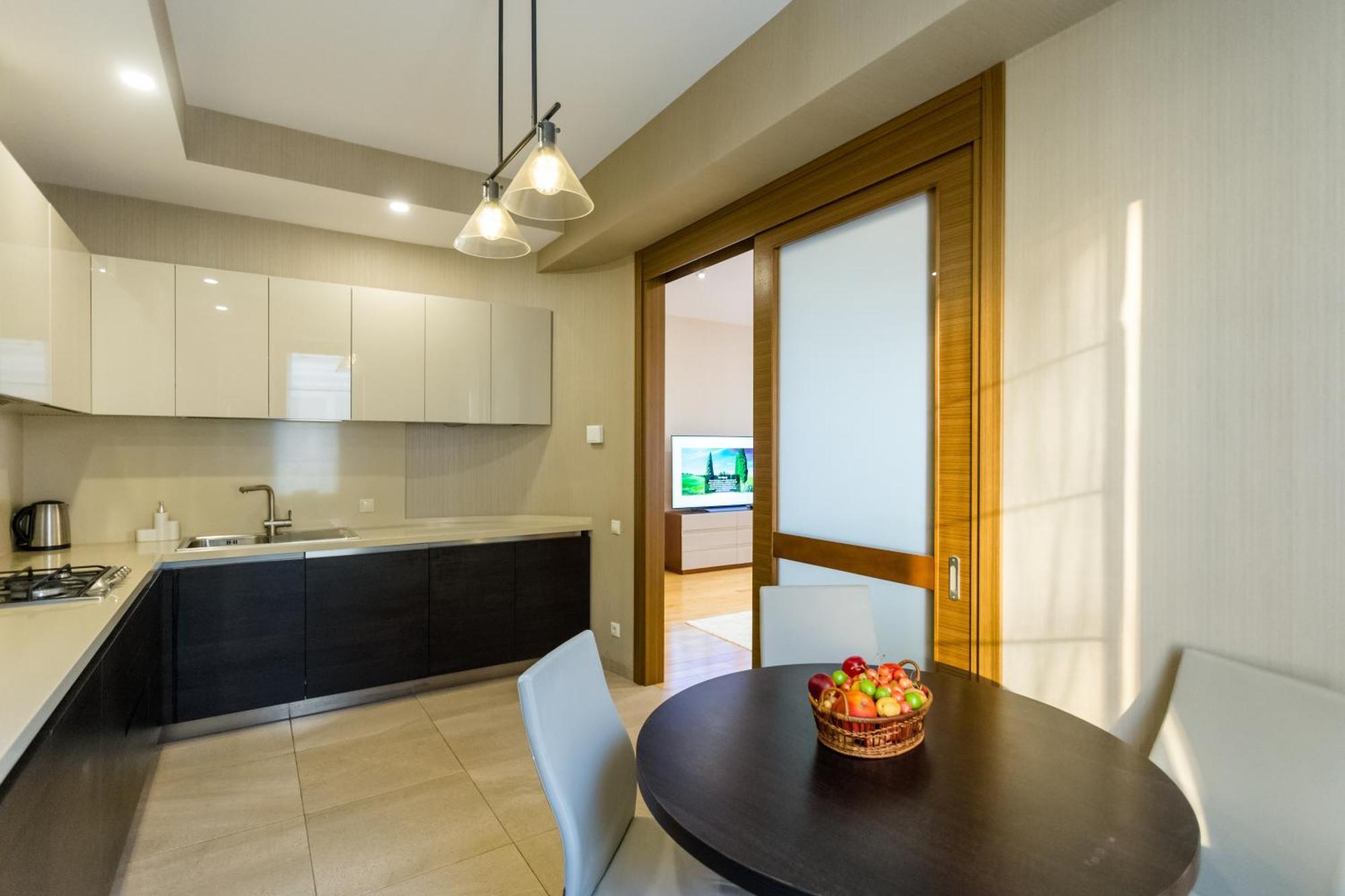 New Age Living Appartement Tbilisi Buitenkant foto