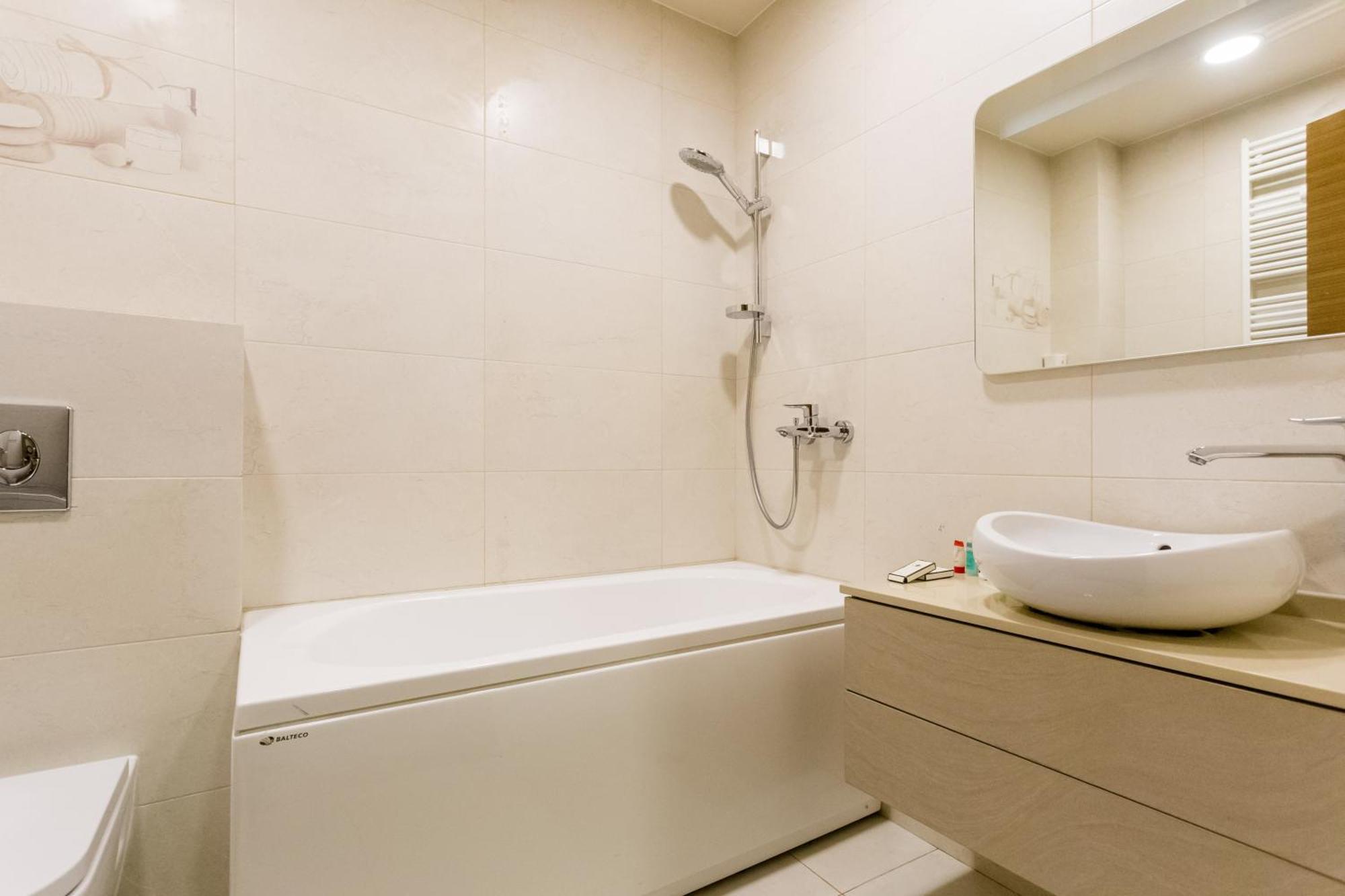 New Age Living Appartement Tbilisi Buitenkant foto
